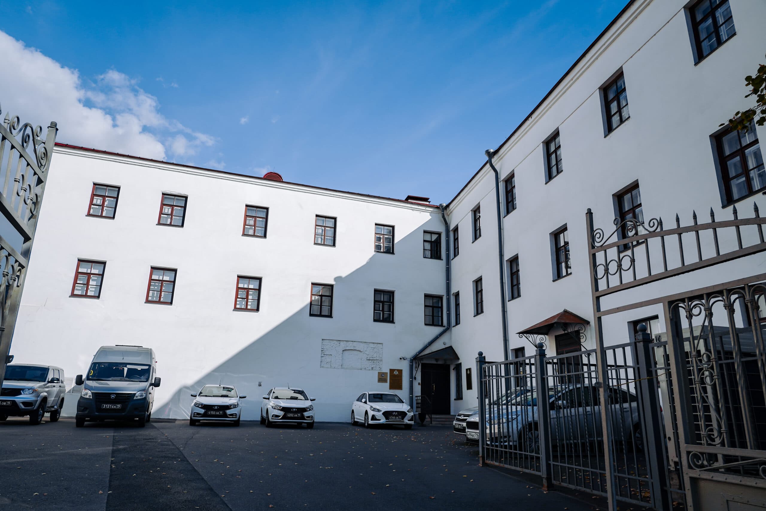 здание гауптвахты