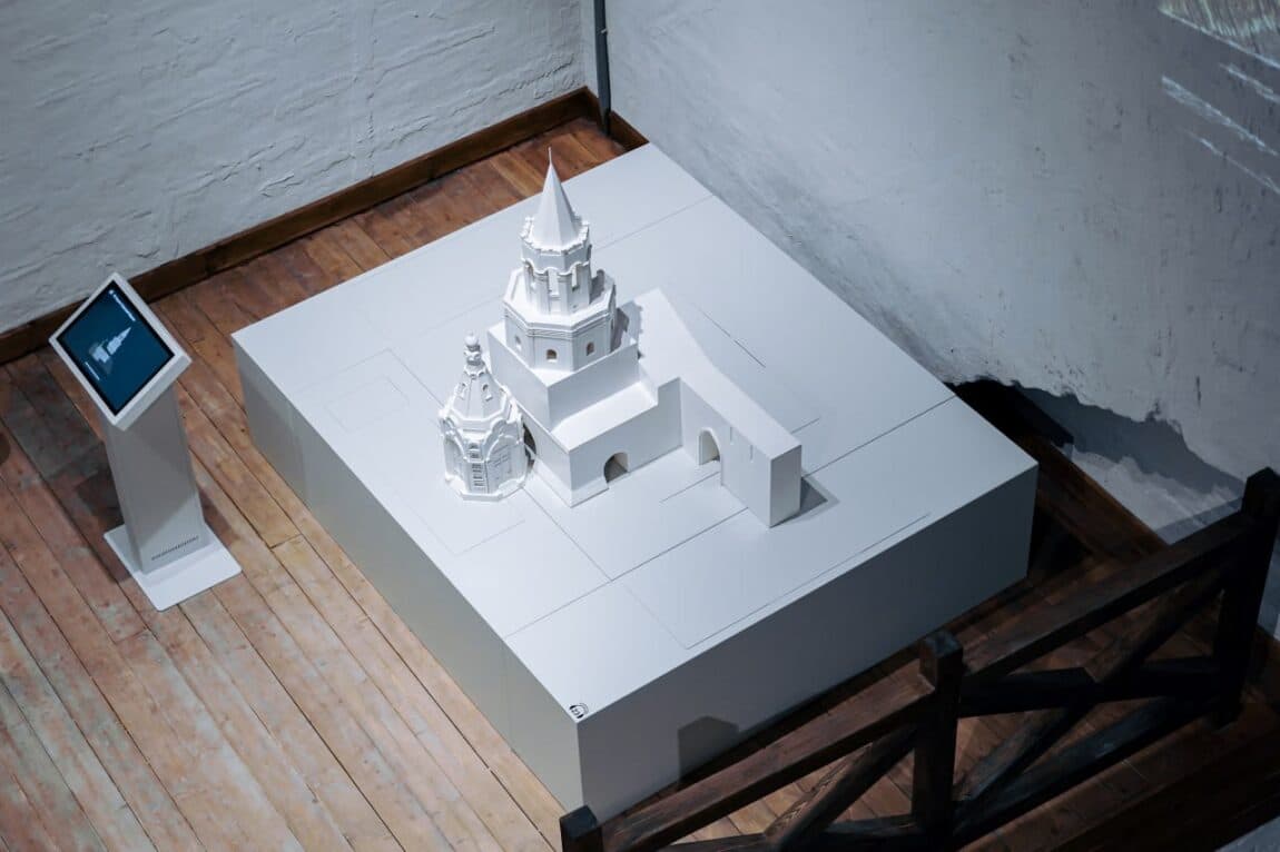 «Кремль начинается от Спасской»